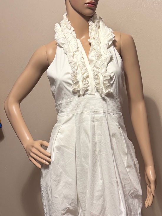 BCBGMaxAzria Dresses & Skirts - BCBGMaxazria White Ruffled Halter Summer Dress